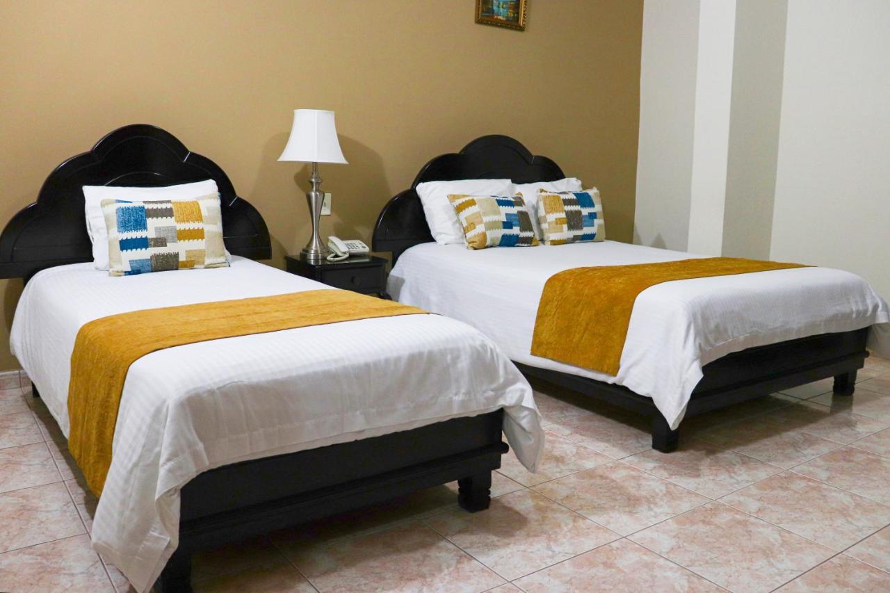Hotel Puerta Del Sol 다비드 외부 사진